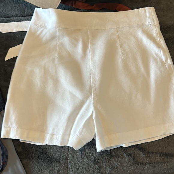 Leith white skort like new from Nordstrom - Picture 2 of 3